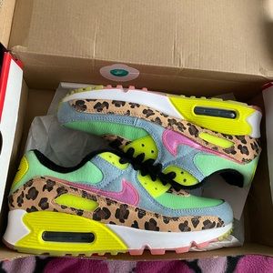 Women Nike Air Max 90 size 8